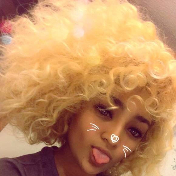 Meet your Posher, Lesley - Picture 4 of 7